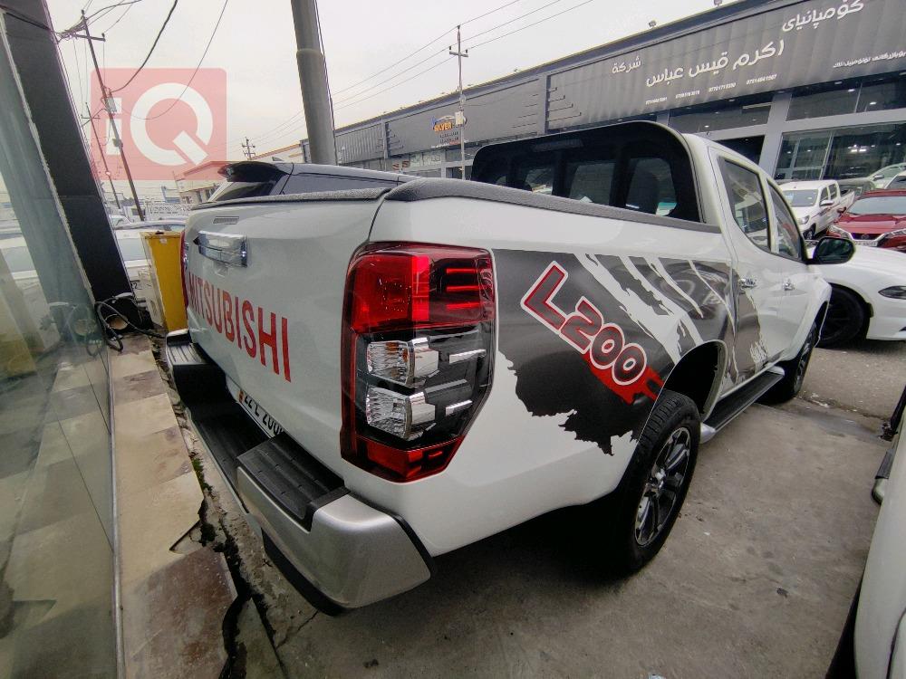 میتسوبیشی L200